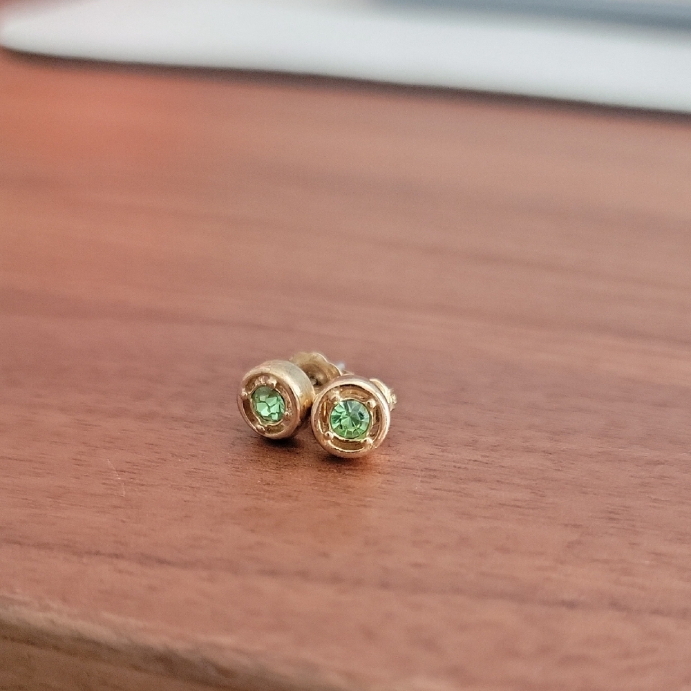 Elegant Gold and Green Stud Earrings May Or August Birth Stone AVON
